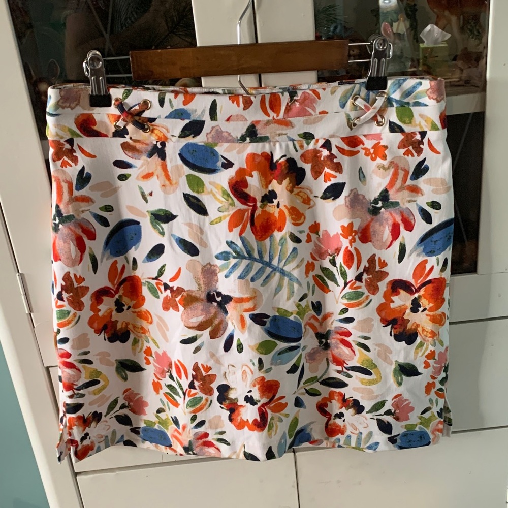 Rafaella White Floral Skort with Multicolor Print